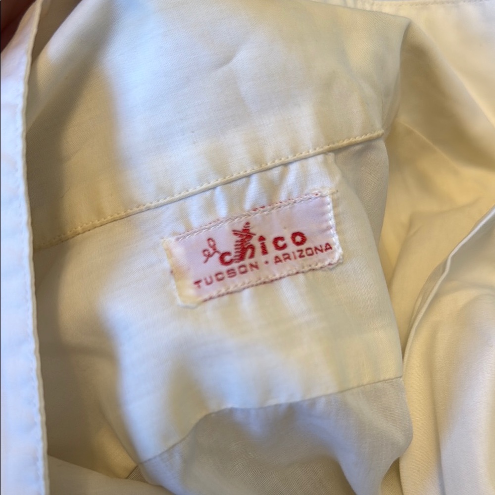 Vintage cropped White Shirt with roadrunner Design - Picture 9 of 9